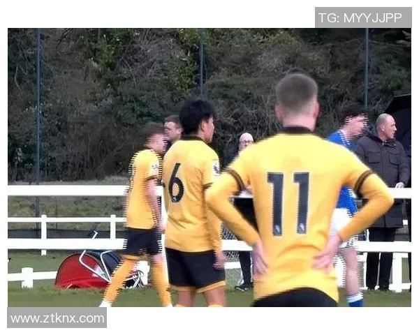 徐彬精彩拦截传球瞬间展现防守技巧助力球队逆转胜局